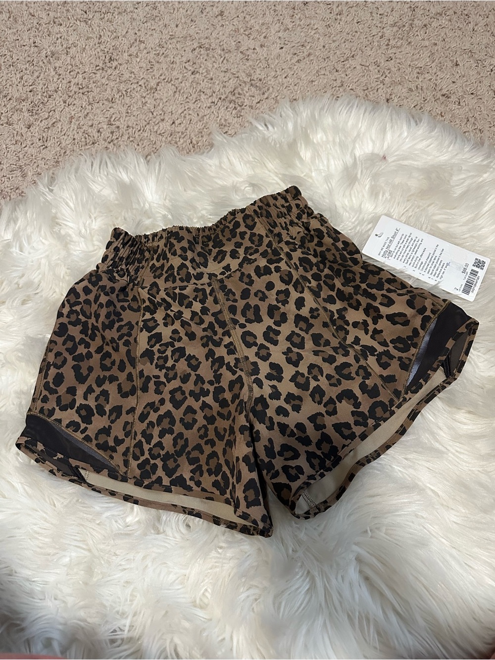 NWT 🔥🔥 lululemon athletica Leopard hotty hot
